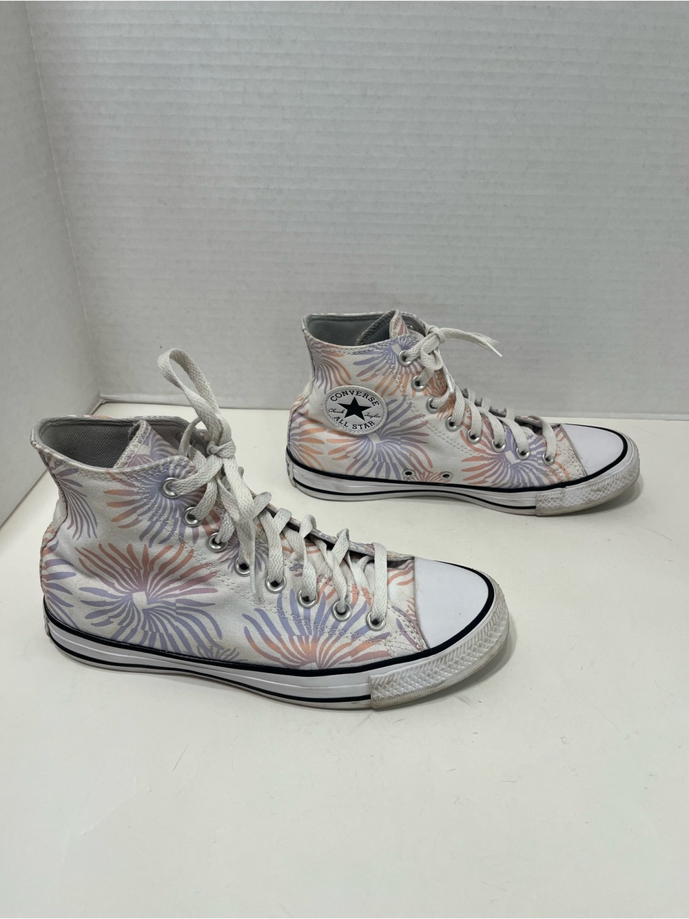 CONVERSE All Star chuck taylor high top sneakers women’s size 9